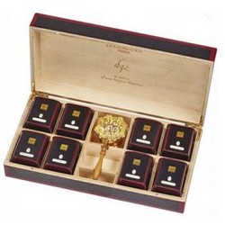 Красиво упакованный подарочный чай Красиво упакованный подарочный чай