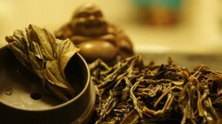 Что делать со спитым чайным листом ? Что делать со спитым чайным листом ?